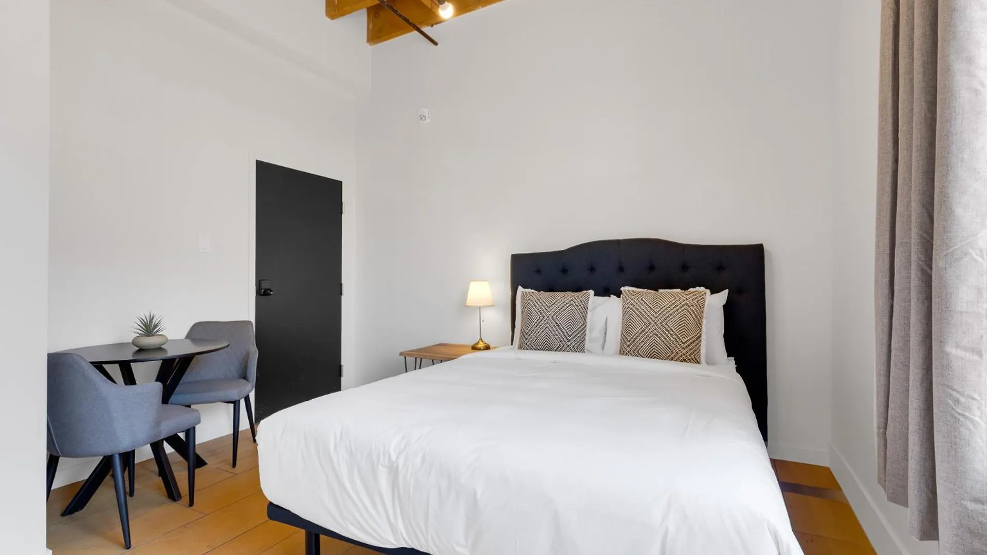 Hostel The Little Prince Rooms-Old Montreal Kanada