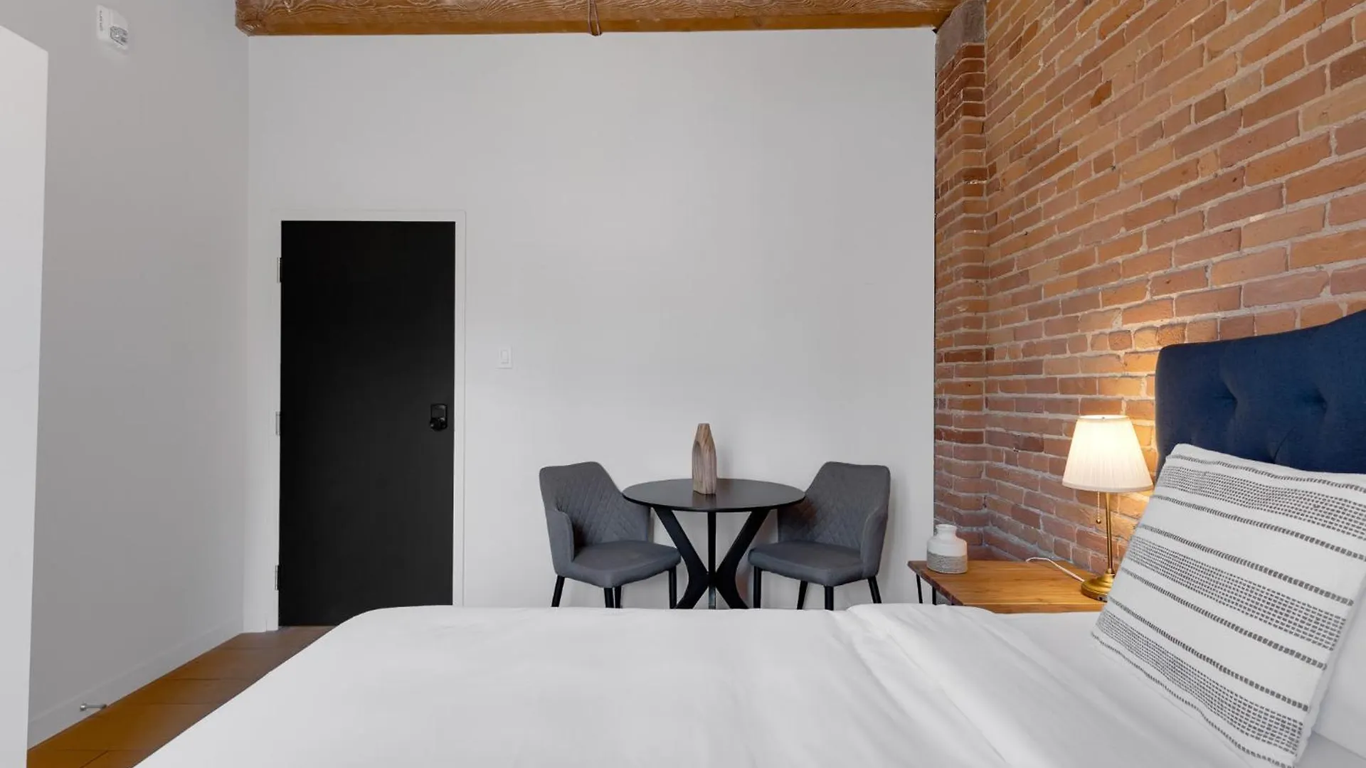 The Little Prince Rooms-Old Montreal 0*,